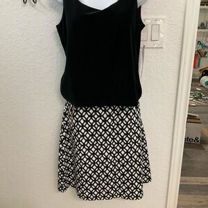 Le Lis Collection Black/White Knee-Length Skirt; Size Large Petite